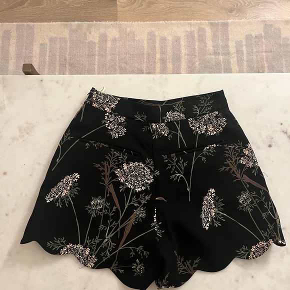 Wilfred Floral Shorts - Picture 2 of 3